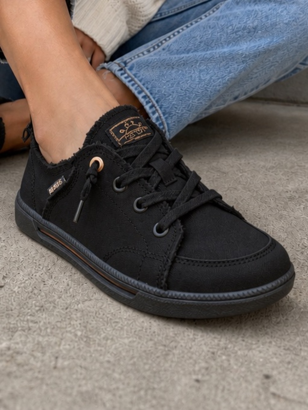 Skechers BOBS 2.0 black Sneakers Memory Foam Vegan Slip-On Lace Shoes NWT